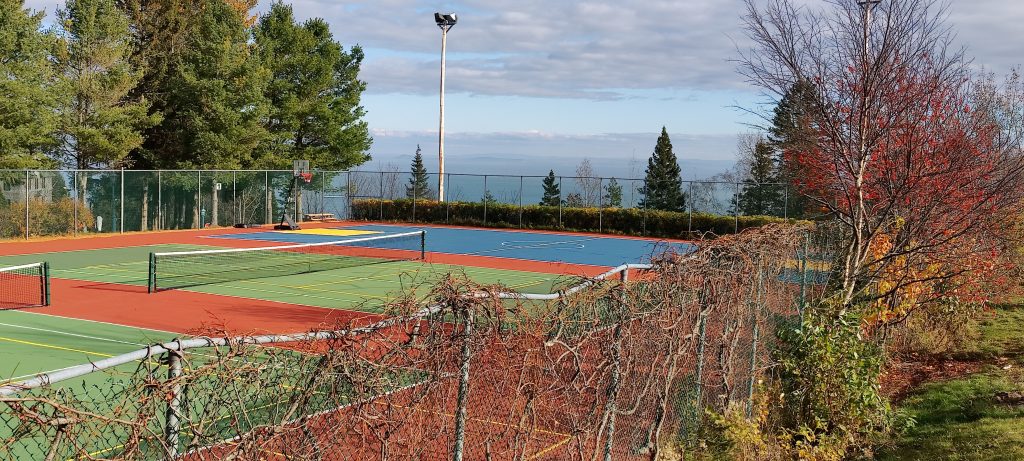 Court de Tennis - Basket