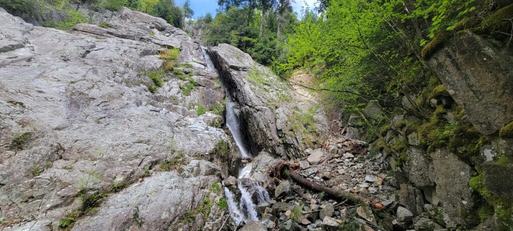 Roaring Brook Falls